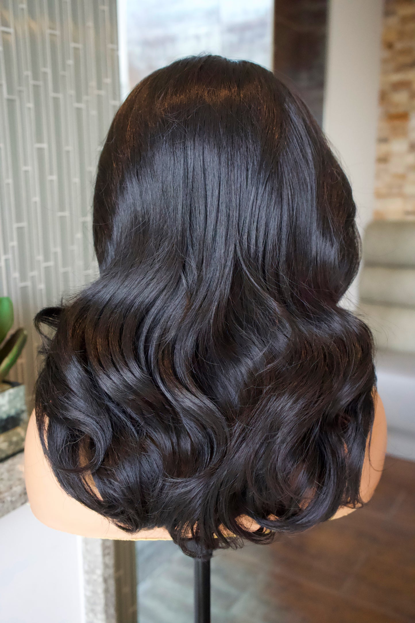 HD LACE 13x6 PREMIUM SYNTHETIC BLEND 18” LOOSE CURL BOB WIG- AKIRA (l